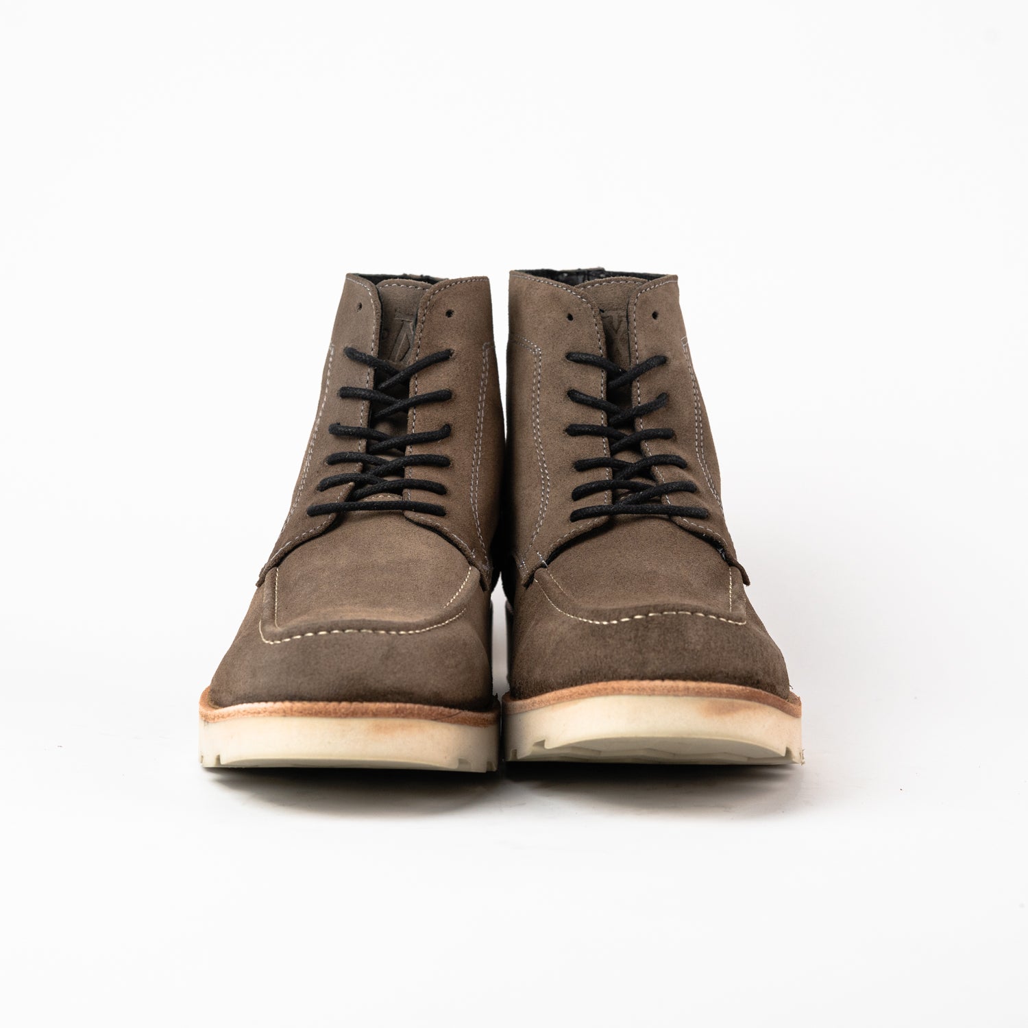 1907 / GRIS GAMUZA VIB BLANCA