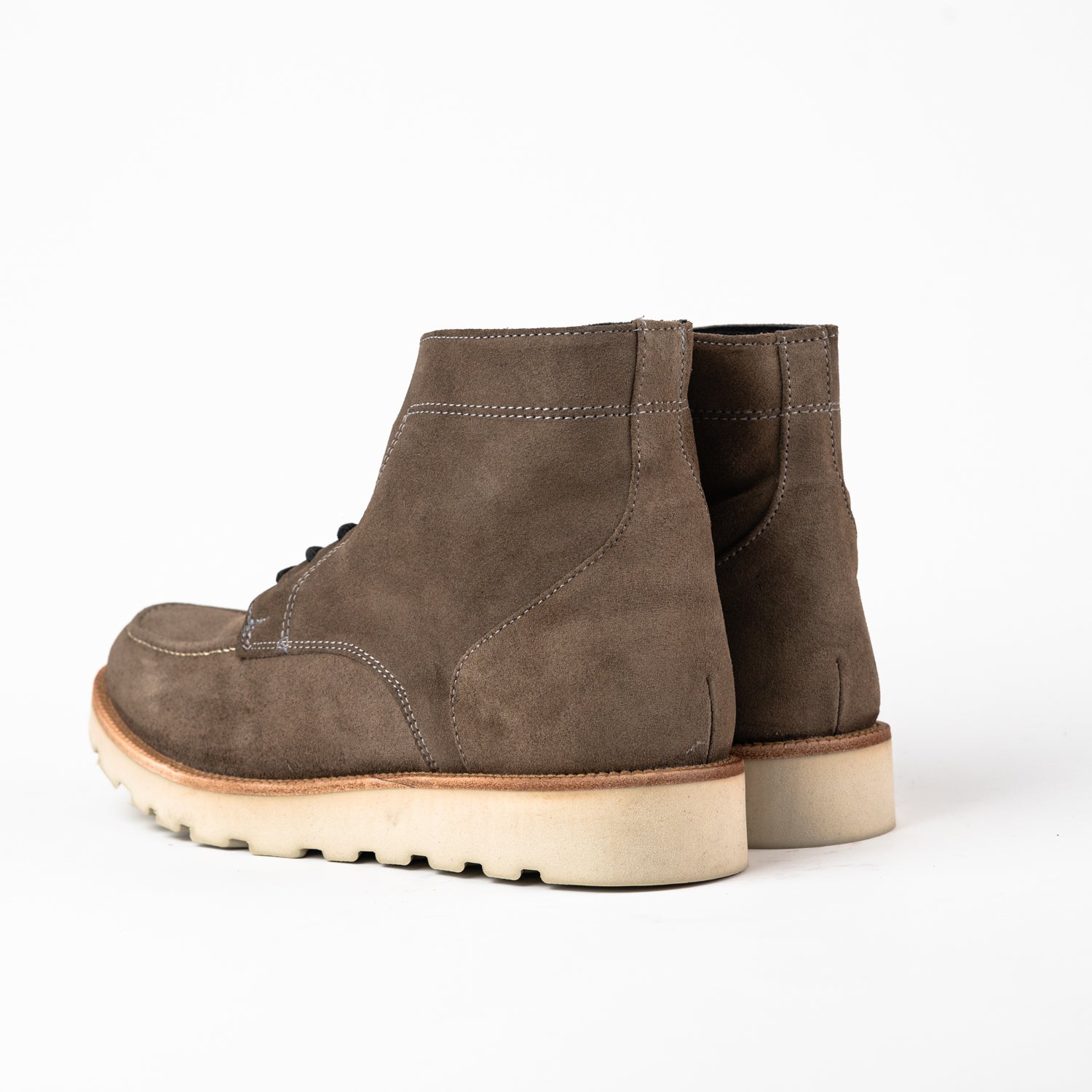 1907 / GRIS GAMUZA VIB BLANCA